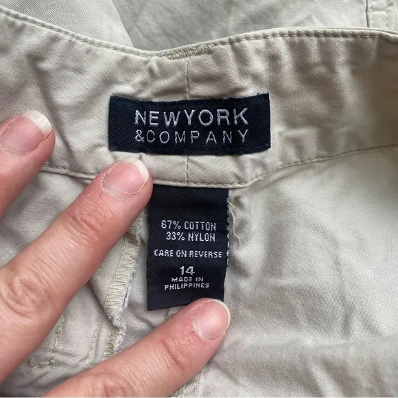 New York & Company Cargo Capris 🏙️ - Picture 3 of 3